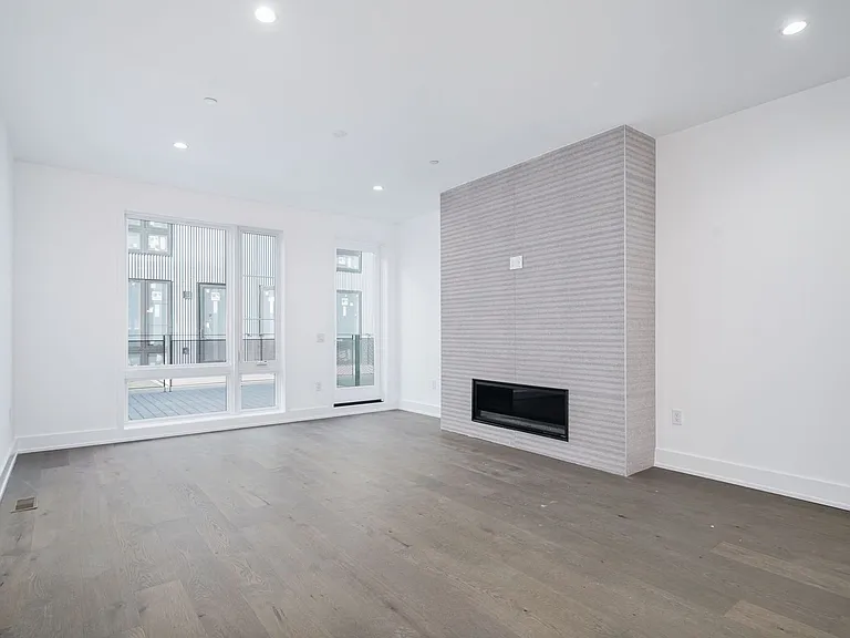 1751 N Howard St — Photo 56