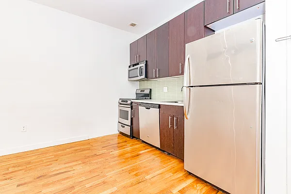 Rented by MySpaceNYC | media 17