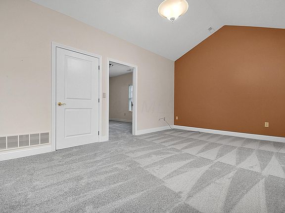 5th image of 203 Cumberland Meadows Cir