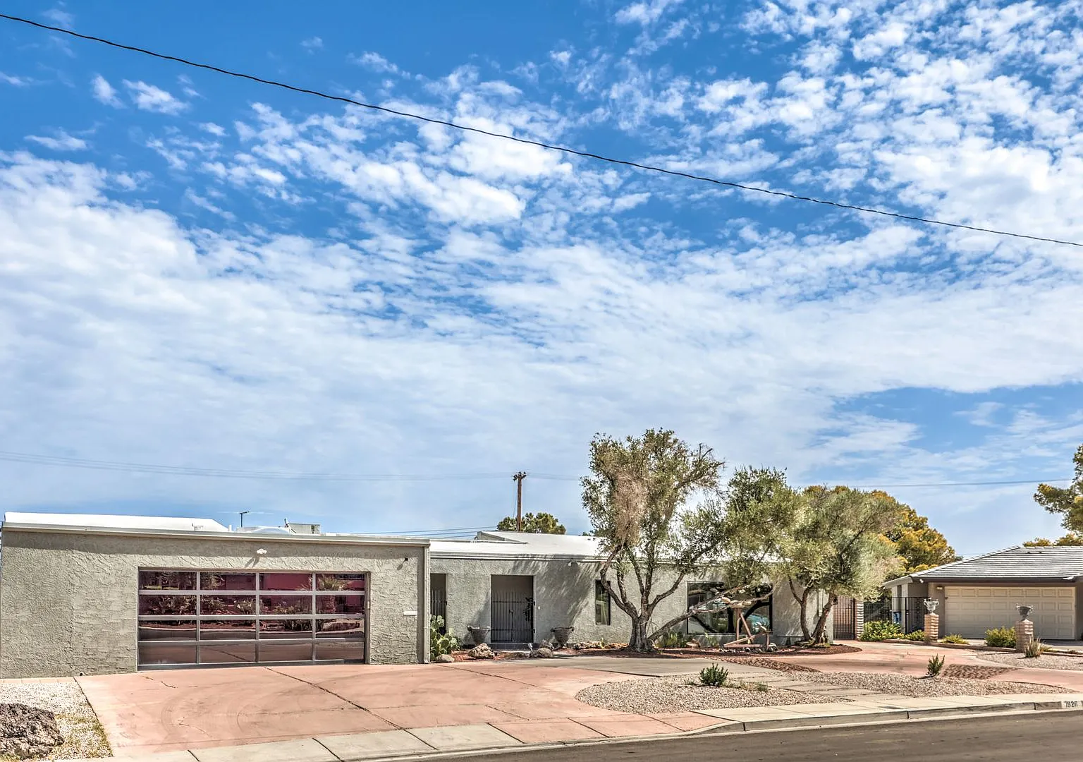 Single story with pool and RV parking for rent Las Vegas NV. — Photo 4