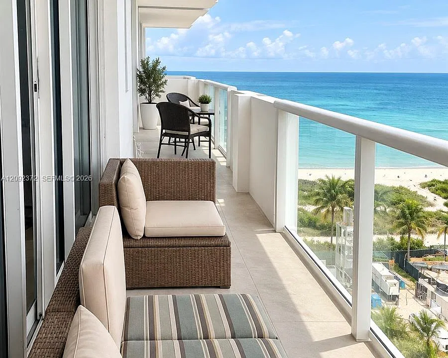 9195 Collins Ave #1106