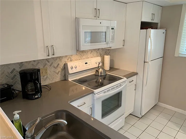 1004 Manatee Rd #H204 — Photo 14