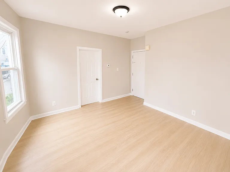469 Avon Ave #1 — Photo 8