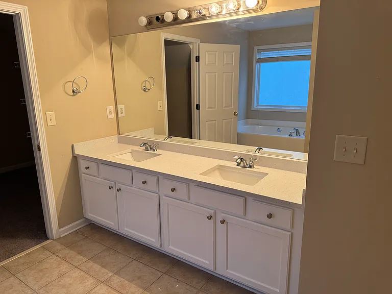1899 Cooper Lakes Dr — Photo 12
