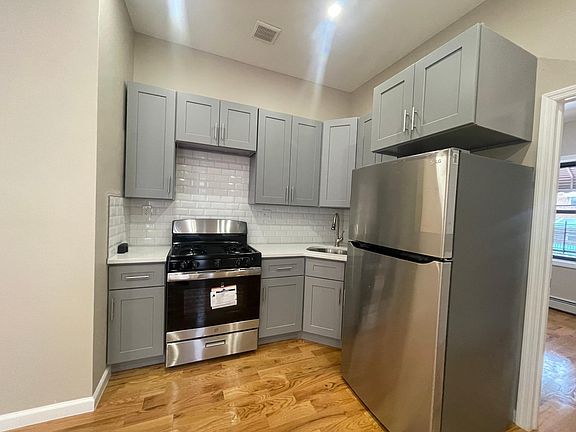 2nd image of 3380 Seymour Ave