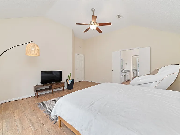 36 N Rain Forest Ct — Photo 15