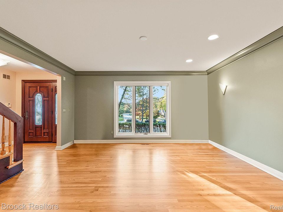 6135 Pickwood Dr, photo 18