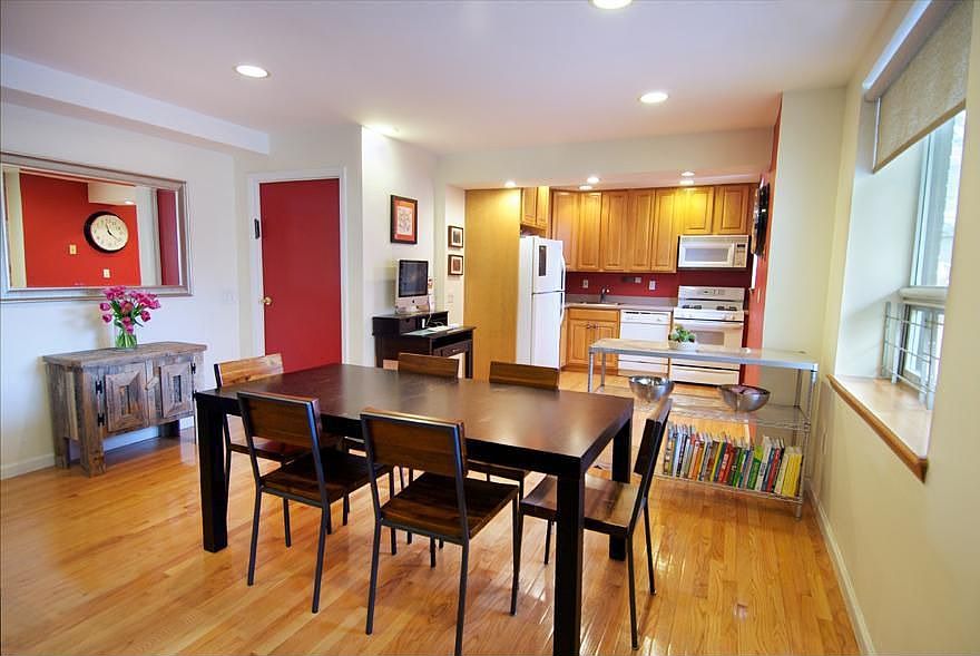 1st image of 142 Sackett St APT 2