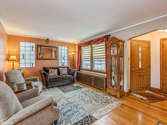 3rd image of 5307 S Neenah Ave