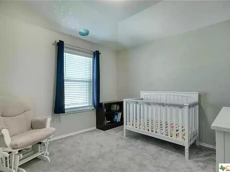 220 Danablu Dr — Photo 9
