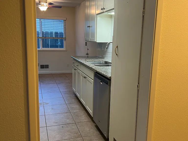 2409 Riedel Way — Photo 5