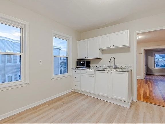 4th image of 257 Belgrade Ave Floor 3