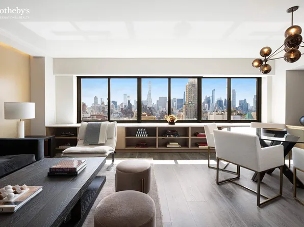 900 Park Avenue image 4 of 17