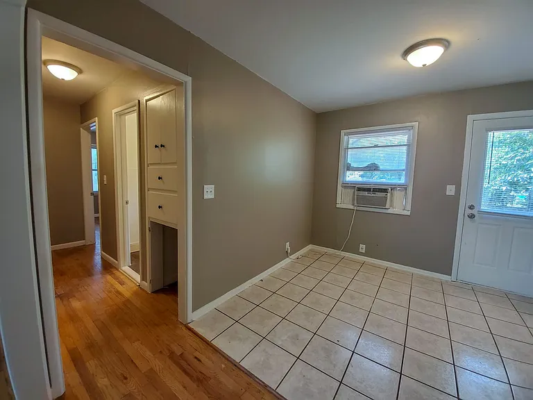 519 E Anna St — Photo 5