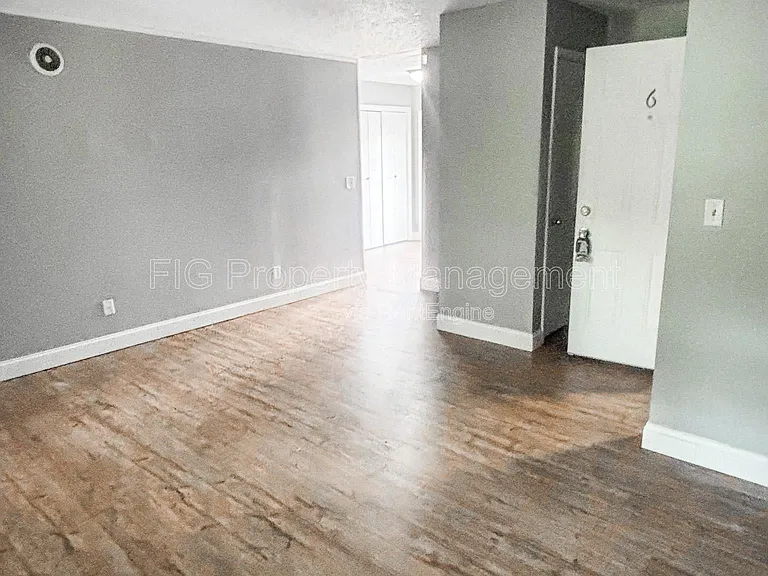 1433 Stratford Rd #6 — Photo 6