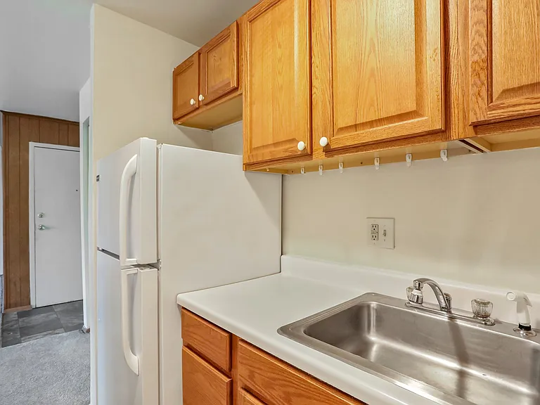 620 6th Ave #102 — Photo 9