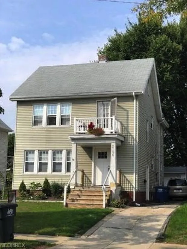 4 bed, 1400 sqft, $1,600 — Photo 1