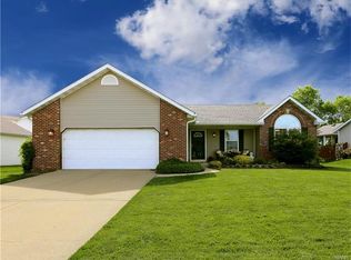 5 Cambridge Ct, Maryville, IL 62062