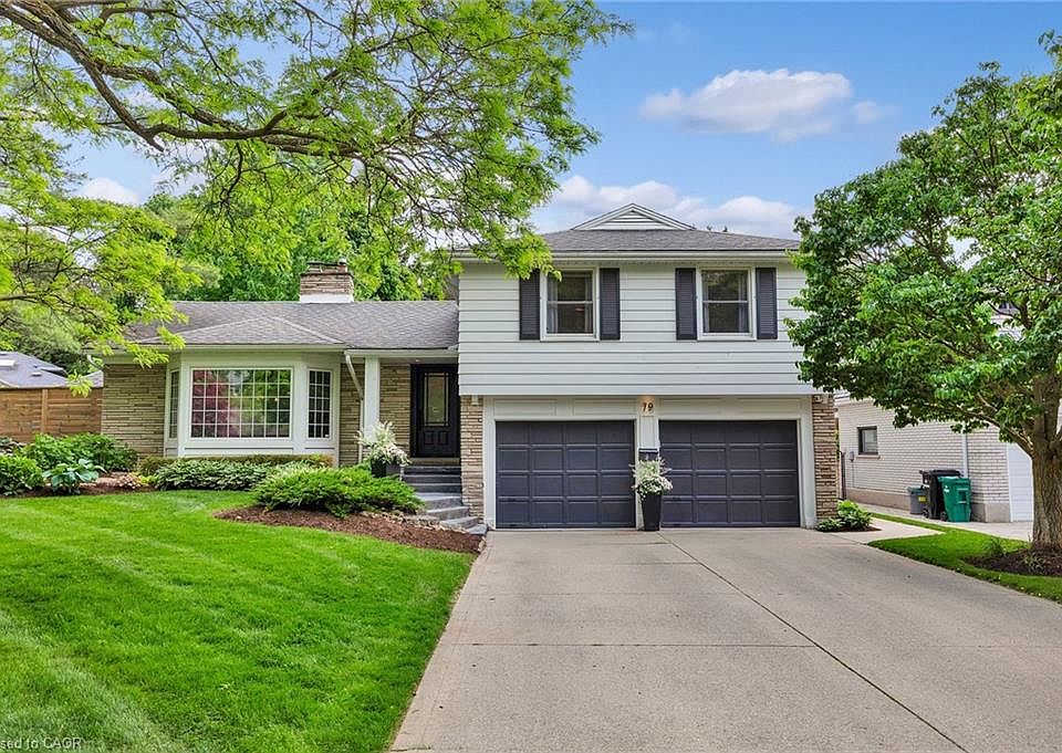 1st image of 79 Somerset Cres
