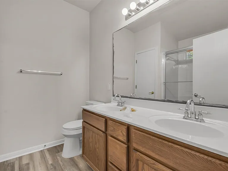 5605 Bentsen Ln — Photo 10