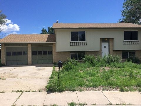 2nd image of 1555 Yakima Dr