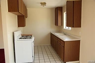 2nd image of 10659 Kern Ave