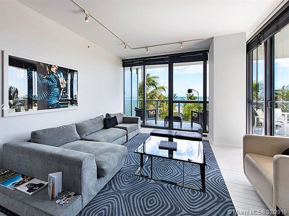4th image of 2201 Collins Ave #428