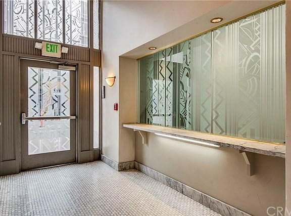 4th image of 207 East Broadway