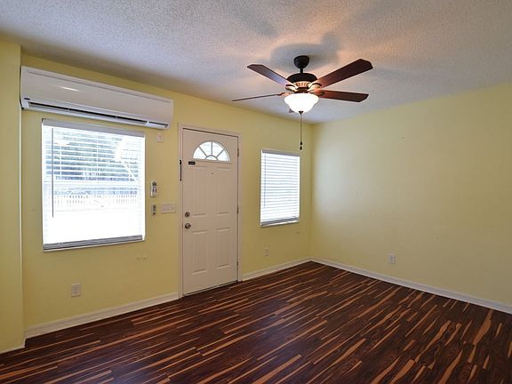 5th image of 146 E Voorhis Ave #3109482