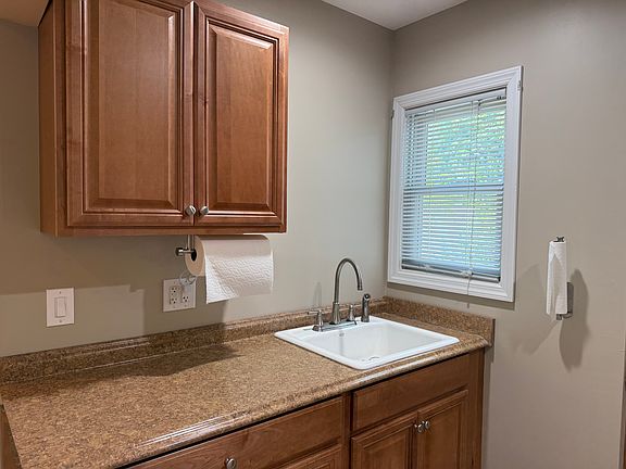 3rd image of 733 Myrtle Ave #3