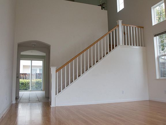 2nd image of 931 Wilks St