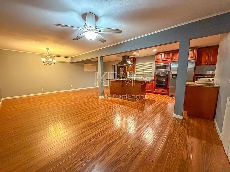 420 E Hampton St #B — Photo 8