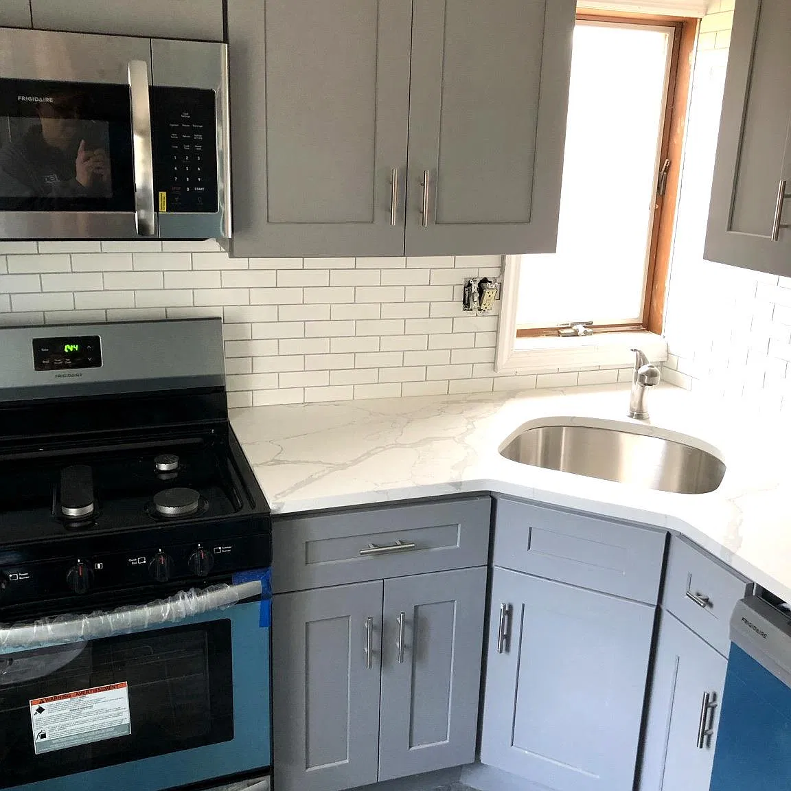 3 bed, 1.0 bath, 1600 sqft, $3,800 — Photo 4