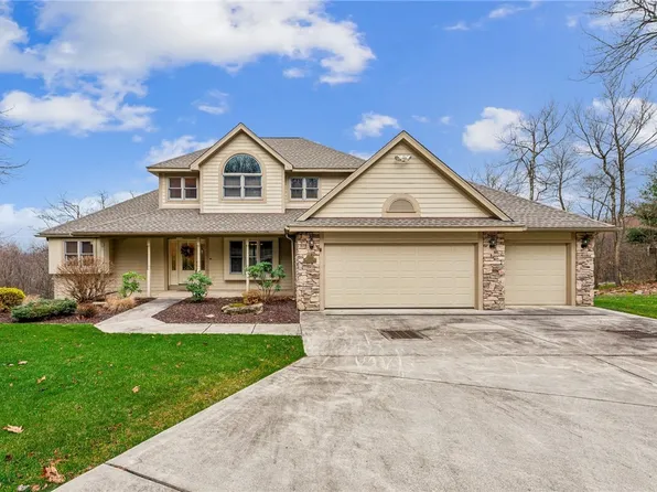 2334 S Ridge Dr, Hidden Valley, PA 15502