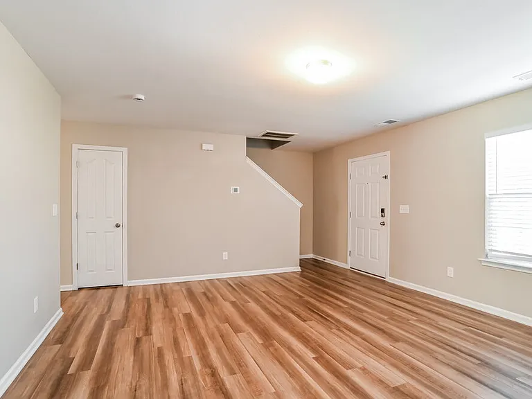 311 Hunslet Cir — Photo 6