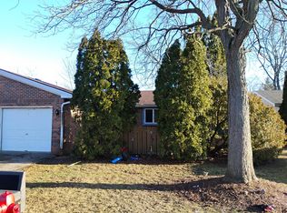 144 Meadows Cir, Crown Pt, IN 46307