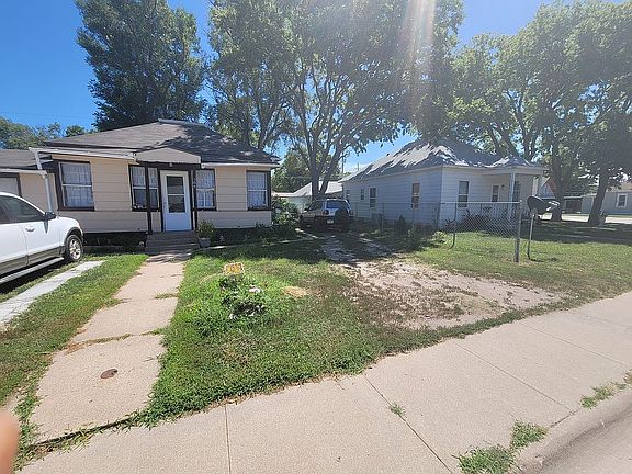 2nd image of 309 N Darr Ave