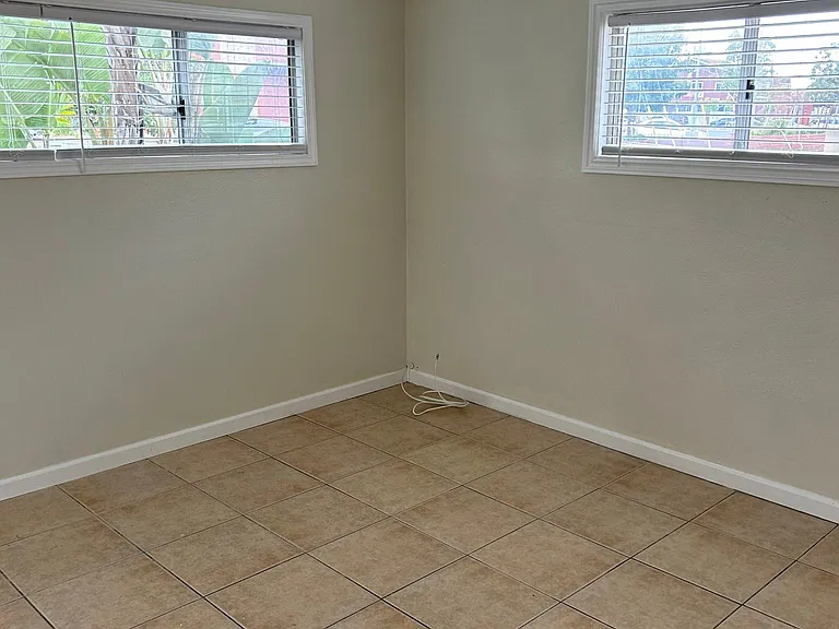 4333 W 156th St #1/2 — Photo 7