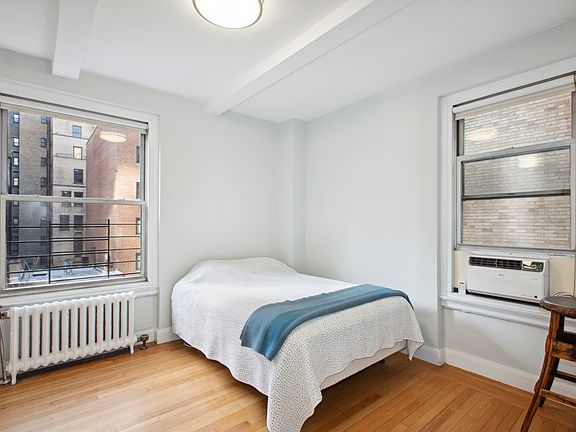 4th image of 325 W 45th St APT 707