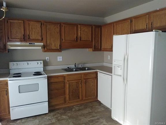 4th image of 1700 Meadow Farm Dr