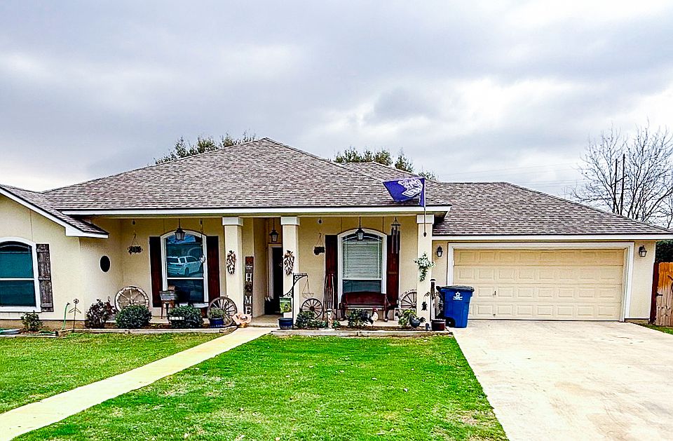 1st image of 305 Yortown