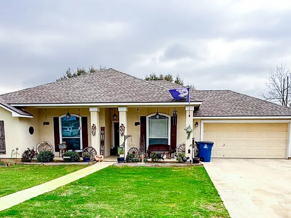 305 Yortown, Pleasanton, TX 78064