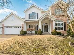 569 Castle Ridge Dr, Ballwin, MO 63021