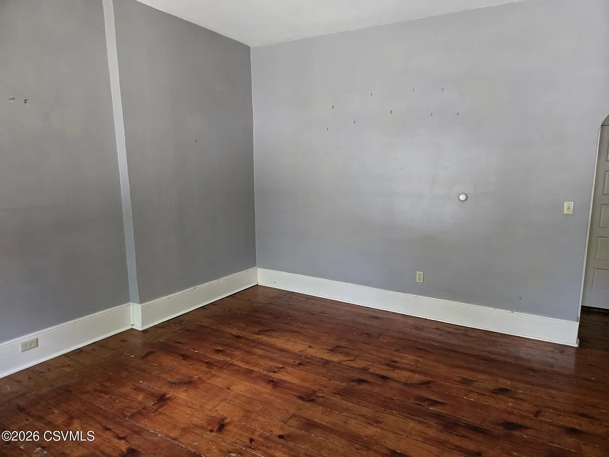 Building Photo - 219 N 3rd St #1