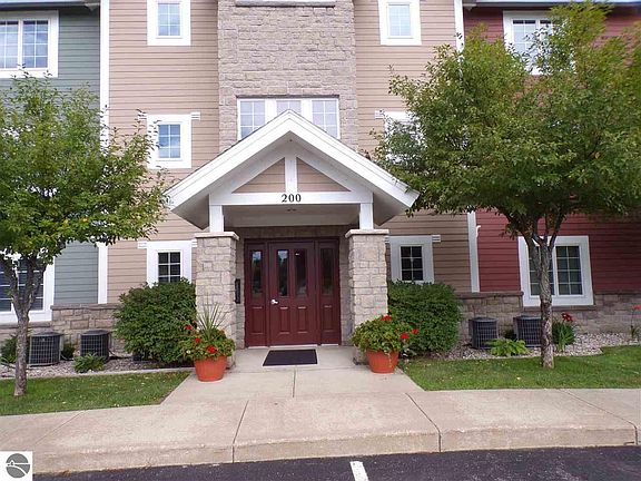 2nd image of 1246 Sunnyside Dr #204
