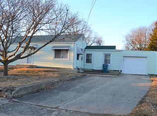 307 Red Oak Rd, Walnut, IL 61376