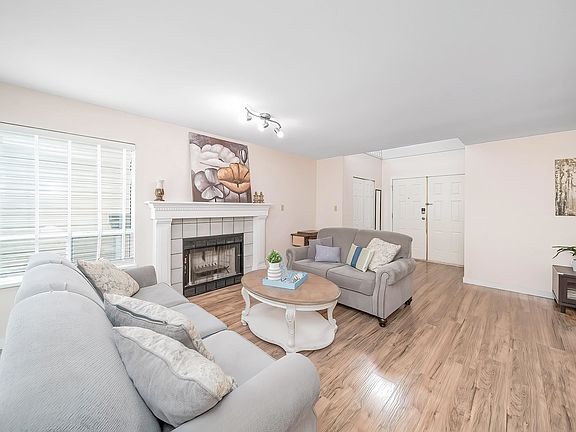 3rd image of 1269 Michigan Dr