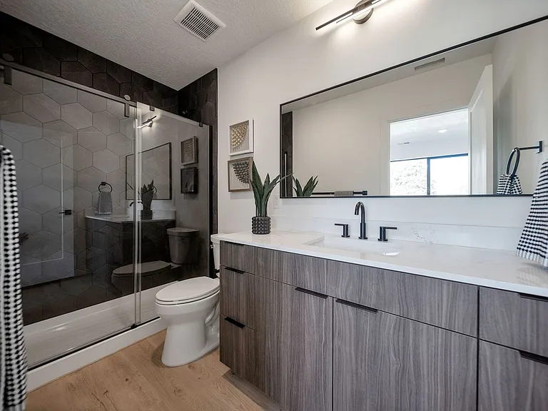 Quincy Townhomes — Photo 12