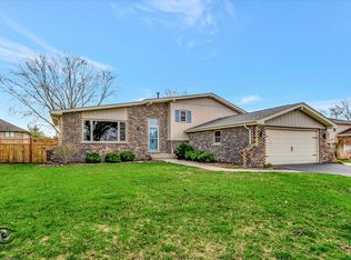 19803 Schoolhouse Rd, Mokena, IL 60448