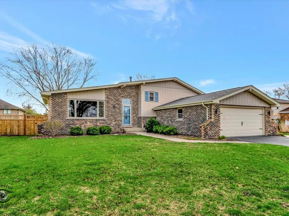 19803 Schoolhouse Rd, Mokena, IL 60448